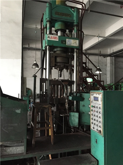 广州油压机回收,压铸机回收